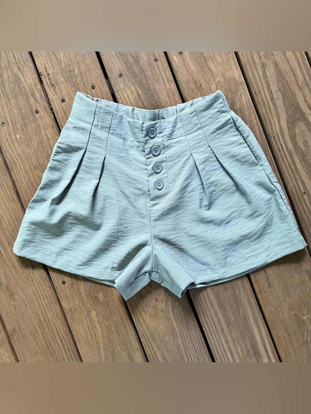 Easel Los Angeles. Pleated Cool Moss Green 4-Button Lined, Shorts Size Large.